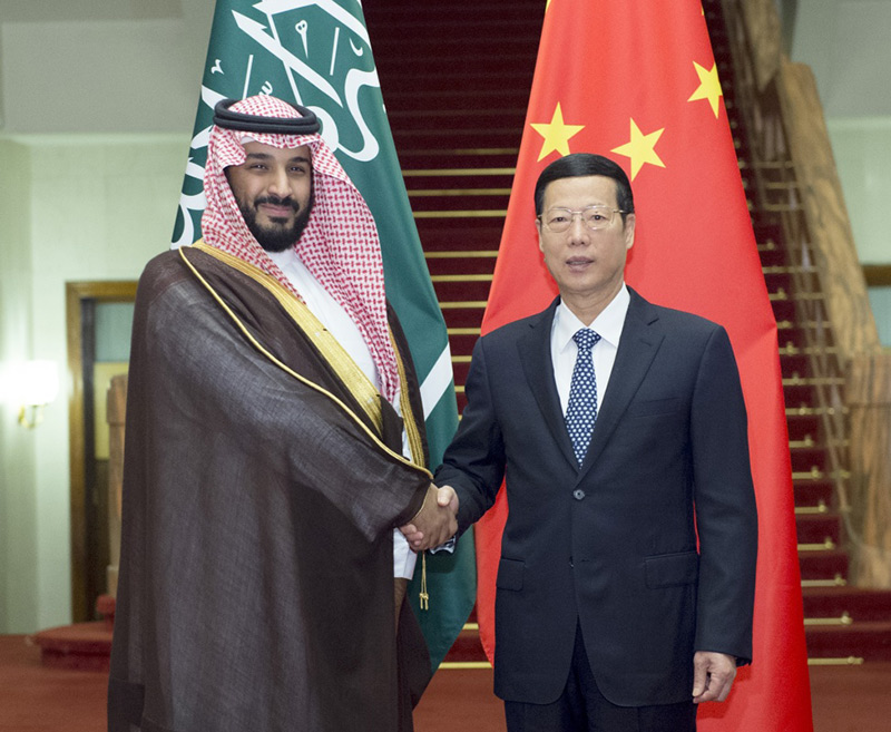 8月30日,中共中央政治局常委、國務(wù)院副總理、中沙高級(jí)別聯(lián)合委員會(huì)中方牽頭人張高麗在北京和沙特王儲(chǔ)繼承人兼第二副首相、國防大臣、中沙高級(jí)別聯(lián)合委員會(huì)沙方牽頭人穆罕默德共同主持中沙高委會(huì)首次會(huì)議。